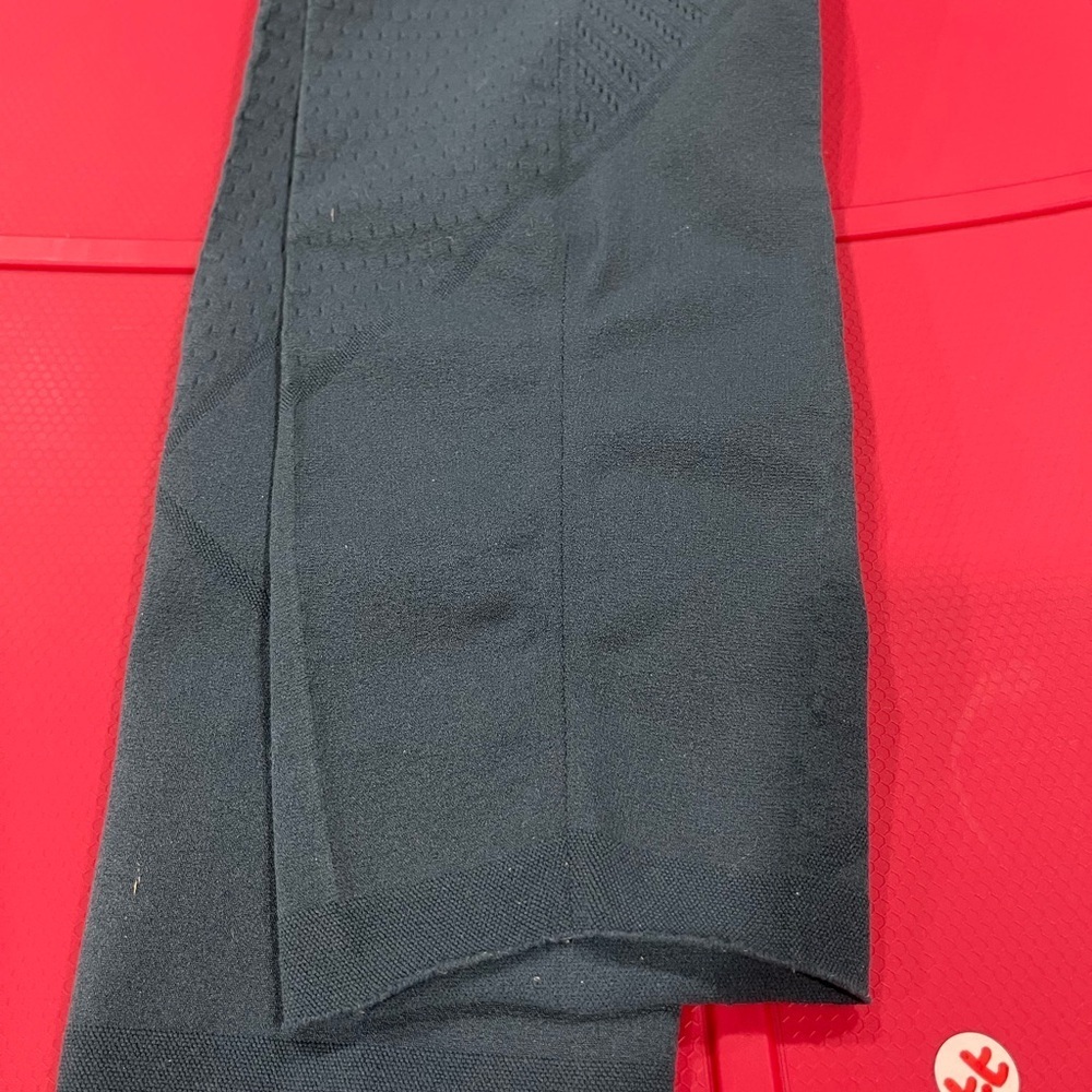 Lululemon dark green leggings - Picture 6 of 16